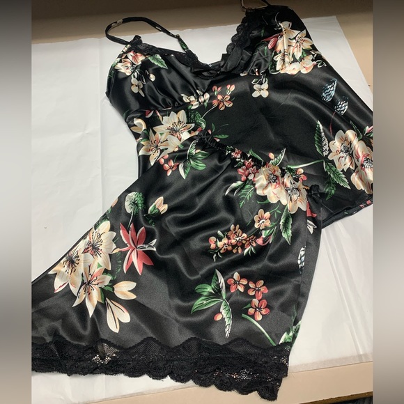 Floral Print Lace Trim Bow Front Pyjama Set - Picture 7 of 7